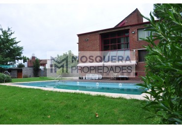 VENTA CASA SOBRE DOS LOTES DE TERRENO 